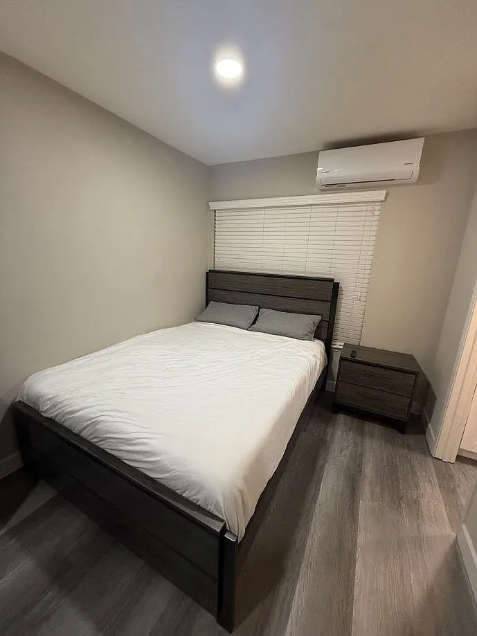 7 bed, 2138 sqft, $1,700 — Photo 2