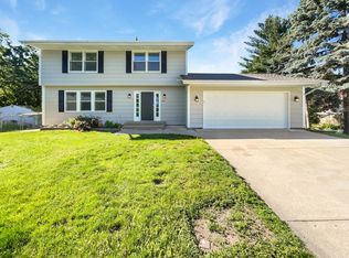 2211 Matterhorn Ln, Saint Paul, MN 55119