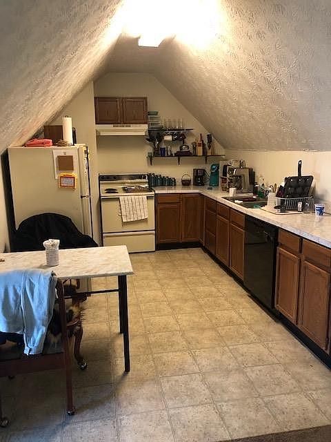 1st image of 375 Aylesford Pl #3