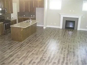 4 bed, 2.5 bath, 2619 sqft, $3,800 — Photo 3
