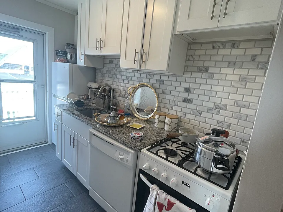 87 Winthrop Shore Dr #1