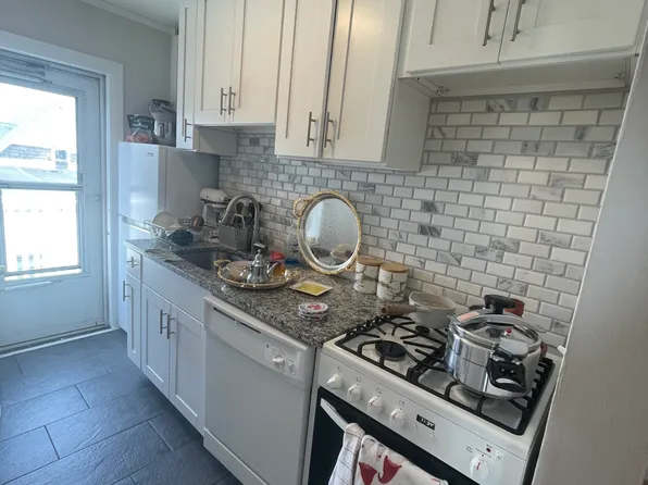 87 Winthrop Shore Dr APT 1, Winthrop, MA 02152