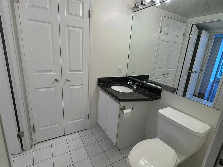 24 Wellesley St W #2407 — Photo 8
