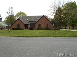 330 Oak Hill Dr, Belleville, IL 62223