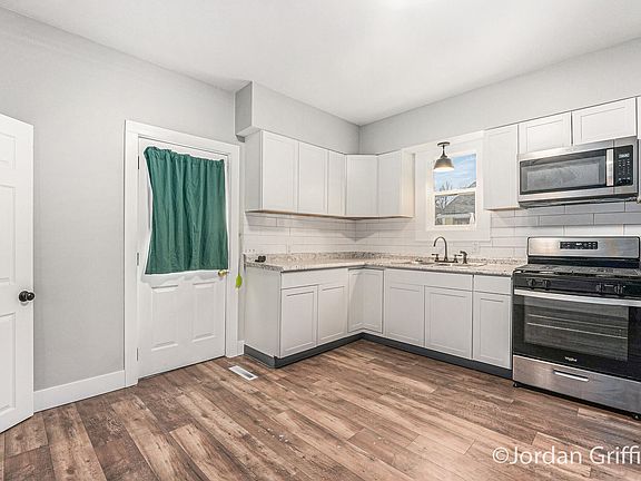 4th image of 816 8th St NW