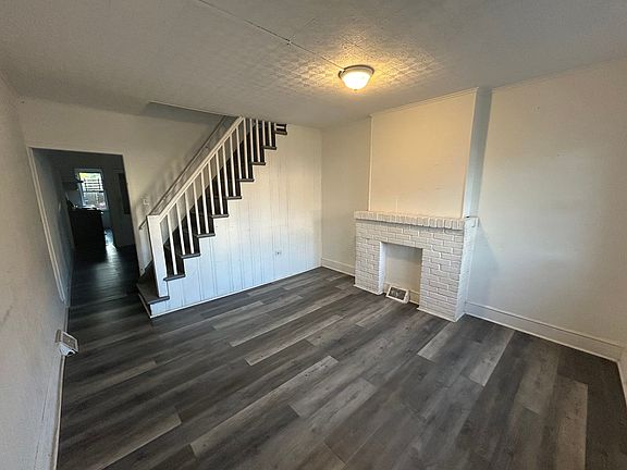 2nd image of 221 Mulberry St