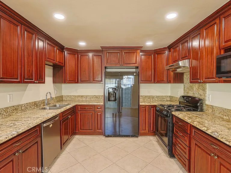 11851 Wisteria Ave — Photo 12