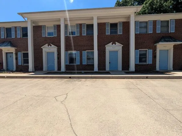 925 12th Street Pl NE, Hickory, NC 28601