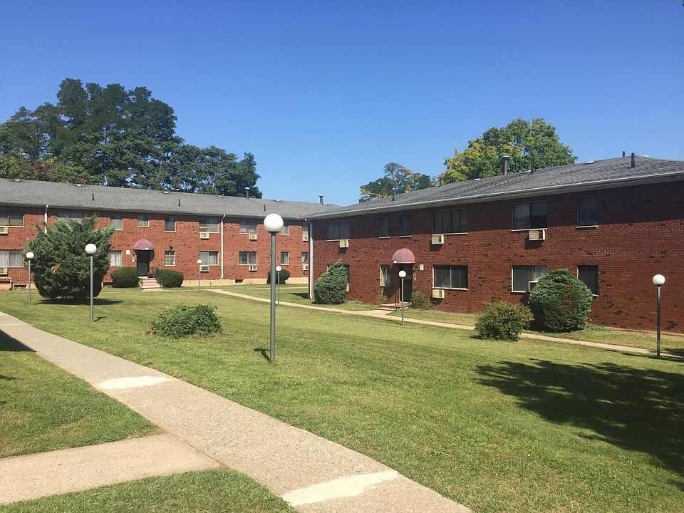 1st image of 111 Lyman Ave APT 2A