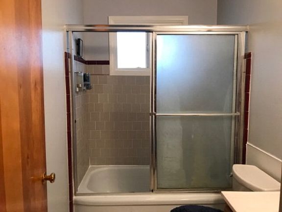 4th image of 155 Chatham Dr
