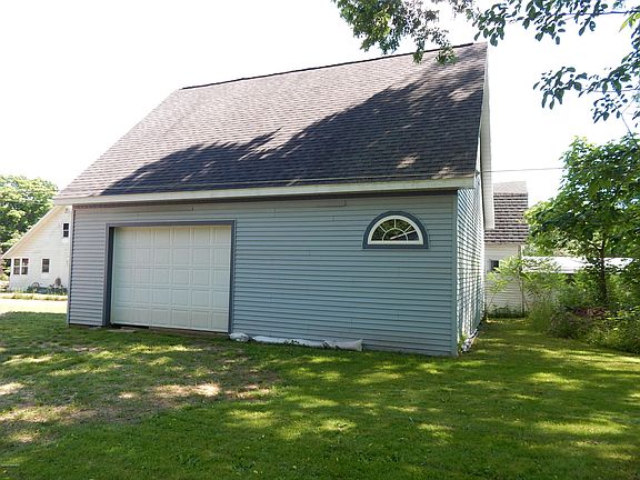4th image of 650 S Main St
