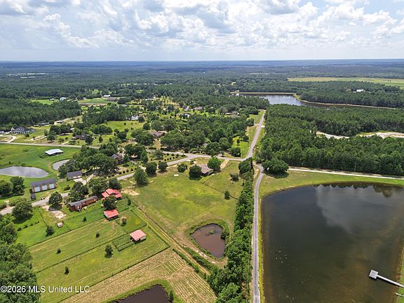 2nd image of 22096 Lorene Rd
