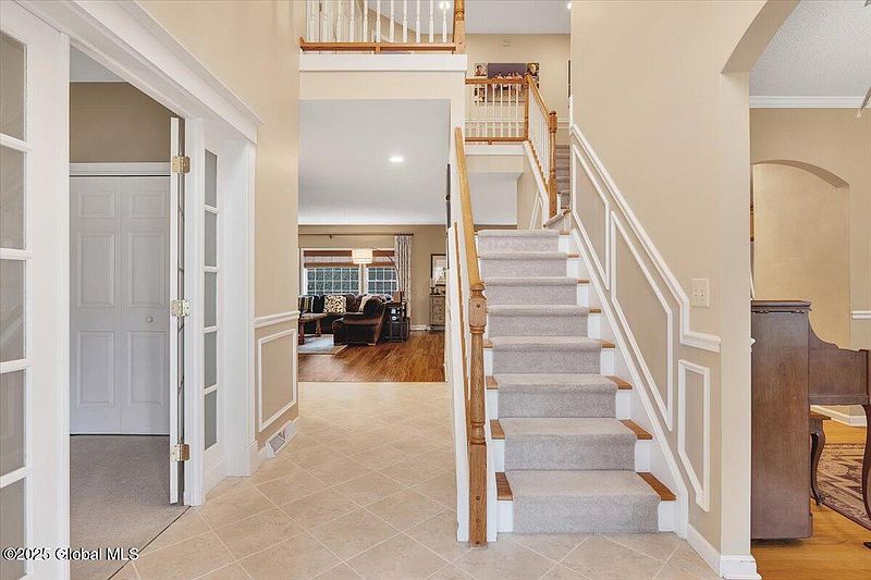 4th image of 22 Fairhill Road