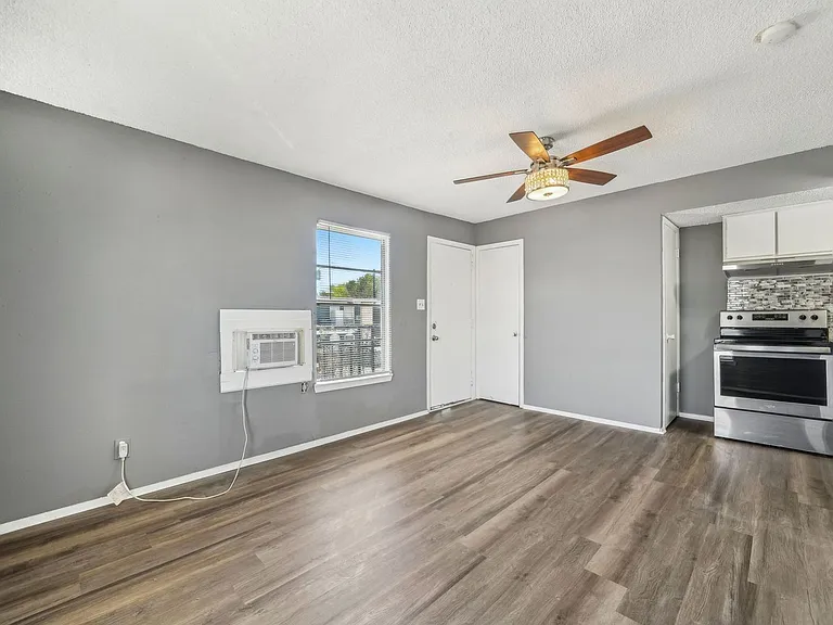 4438 N Hein Rd — Photo 9