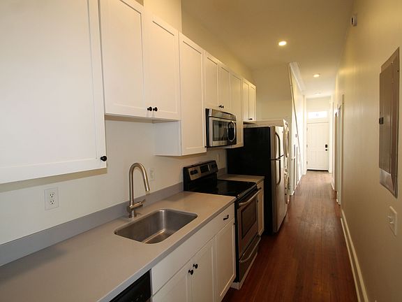 5th image of 1313 Whitaker St #A
