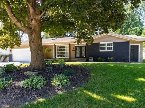 2107 Riverside Dr, Kaukauna, WI 54130