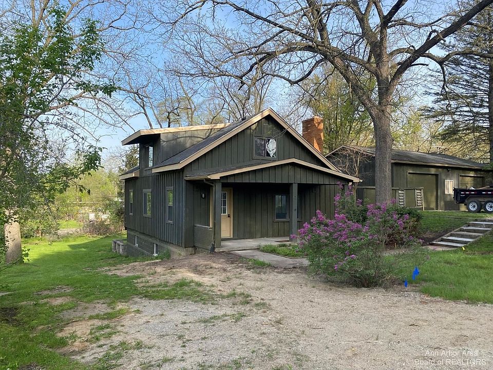 1st image of 44 Luella Ave