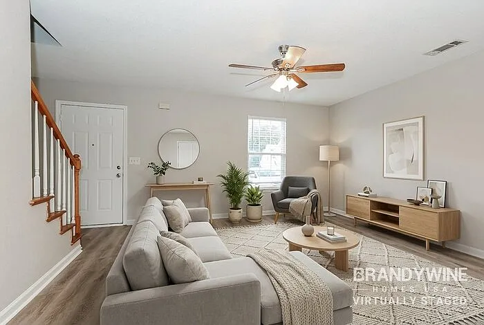 701 Holland Ridge Dr — Photo 2