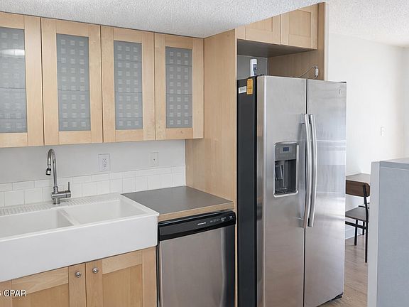 2nd image of 101 Old Ferry Rd Unit 4C