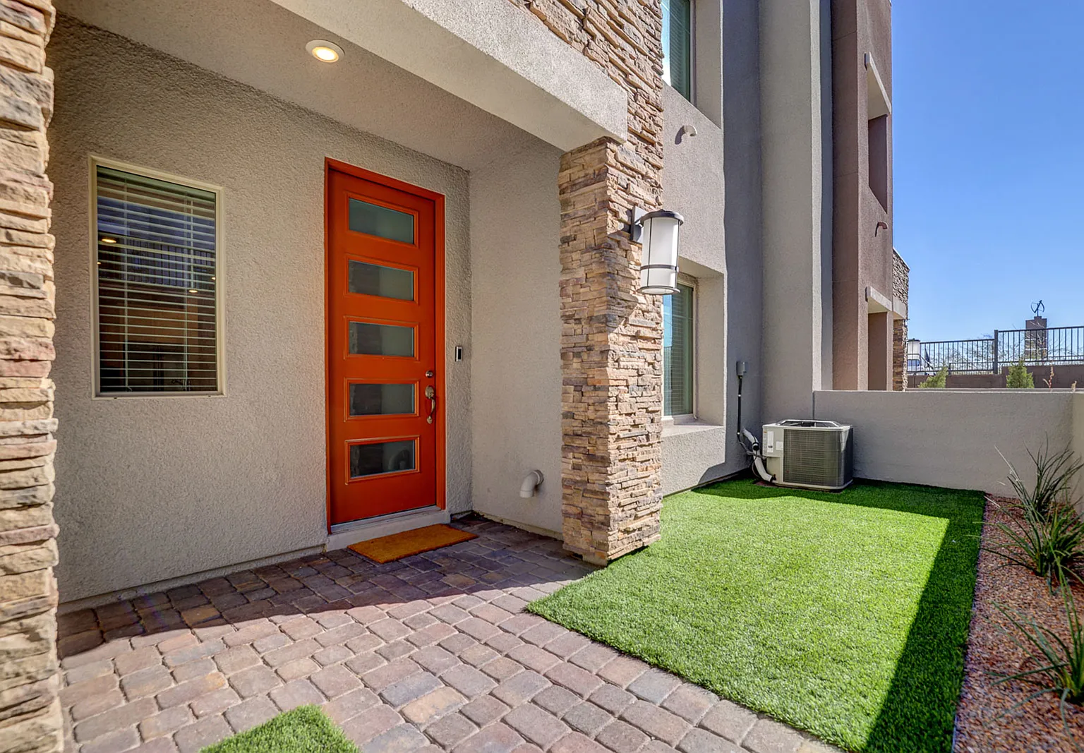 3 bed, 1782 sqft, $2,600 — Photo 2