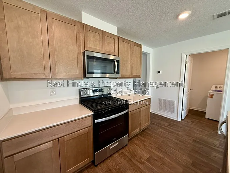 448 Orellana Rd — Photo 6