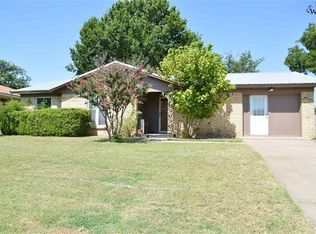 720 Gayle St, Burkburnett, TX 76354