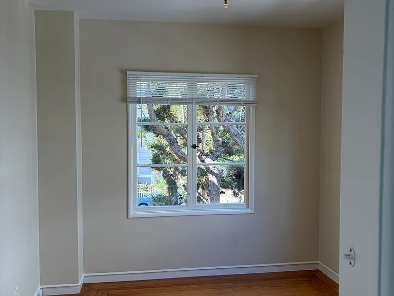 1825 Clinton Ave — Photo 7