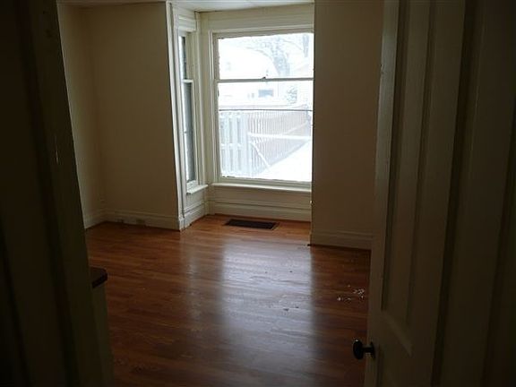 38 Home 032