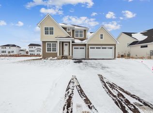 3016 Trinity Dr, Shakopee, MN 55379