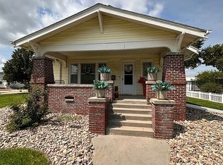 705 West Ave, Holdrege, NE 68949