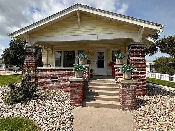 705 West Ave