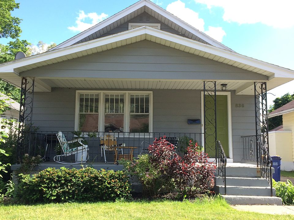 1st image of 836 Graceland St NE