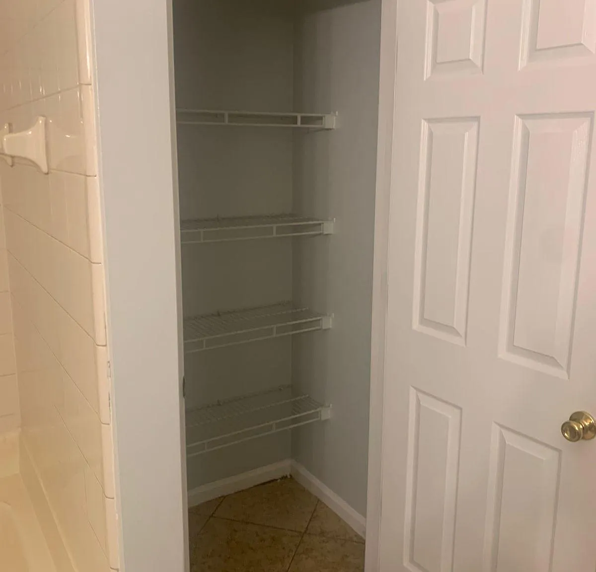 4 bed, 1750 sqft, $1,985 — Photo 3