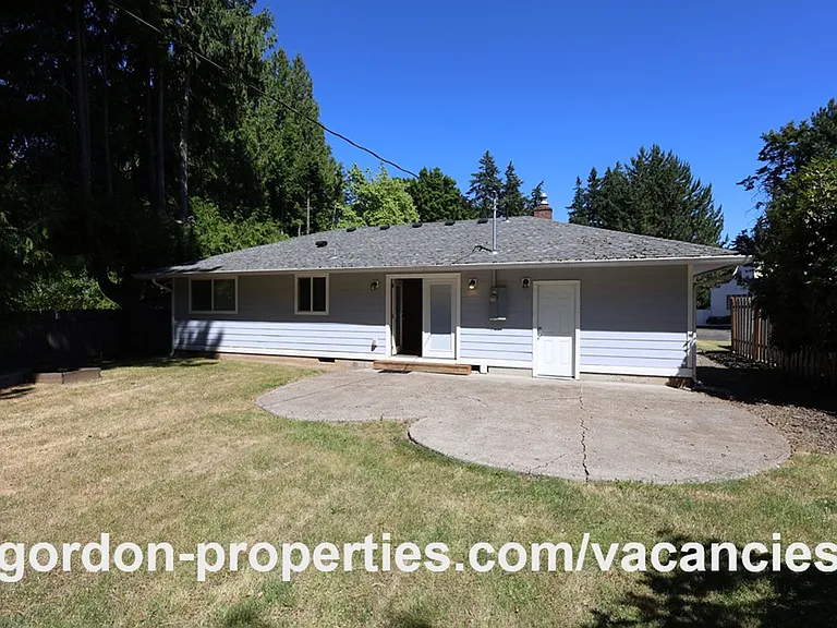 10851 SE Garrett Dr — Photo 32