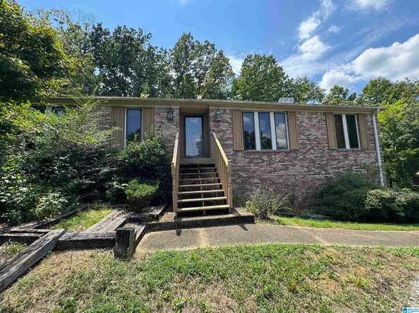 4526 Wooddale Dr, Pelham, AL 35124
