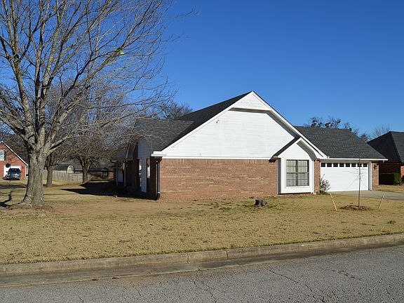 2nd image of 2306 Redwood Cir