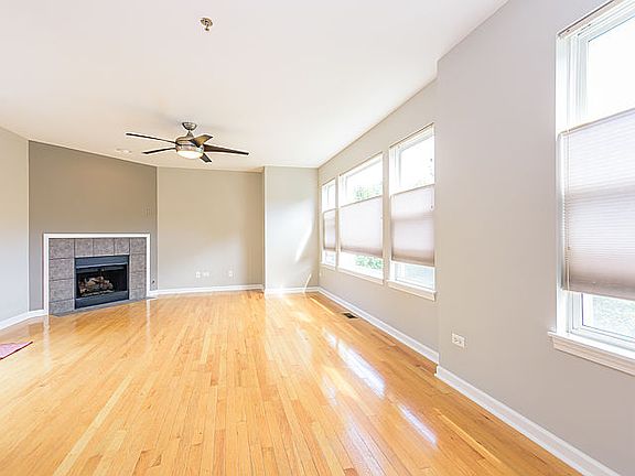 2nd image of 7240 N Damen Ave