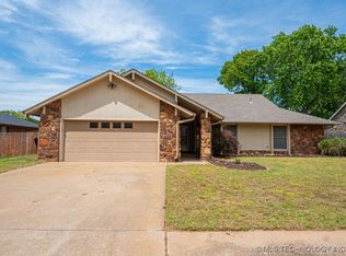 704 W Albuquerque St, Broken Arrow, OK 74011