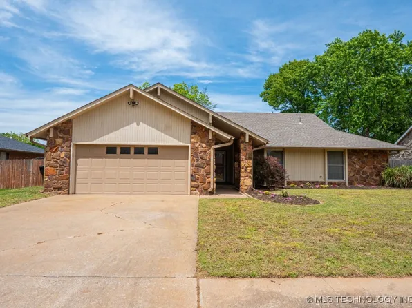704 W Albuquerque St, Broken Arrow, OK 74011