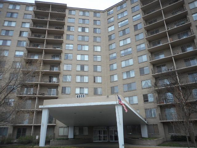 1st image of 6933 N Kedzie Ave APT 1103