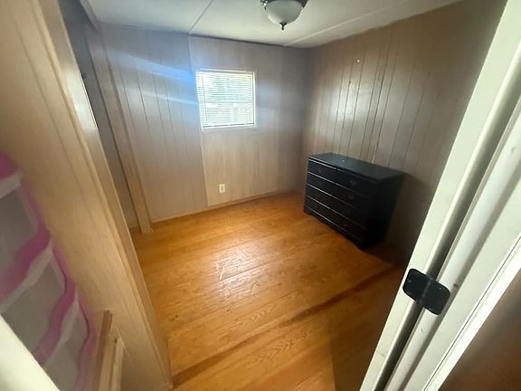5th image of 559 Commonwealth Blvd