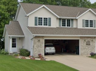 1010 Coggins Ct, Green Bay, WI 54313