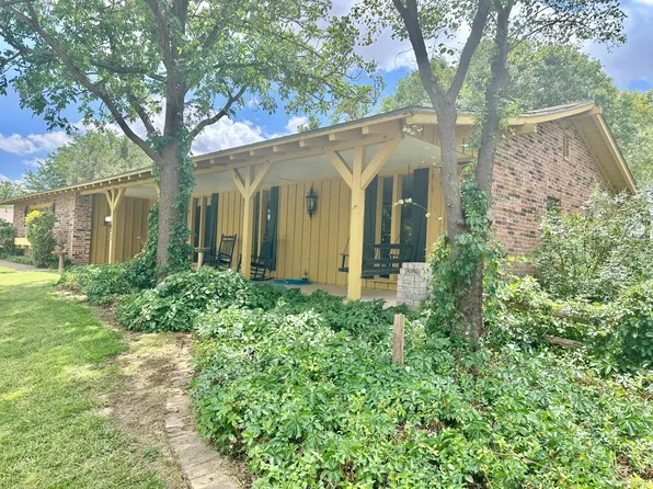 7006 W 13th St, Plainview, TX 79072