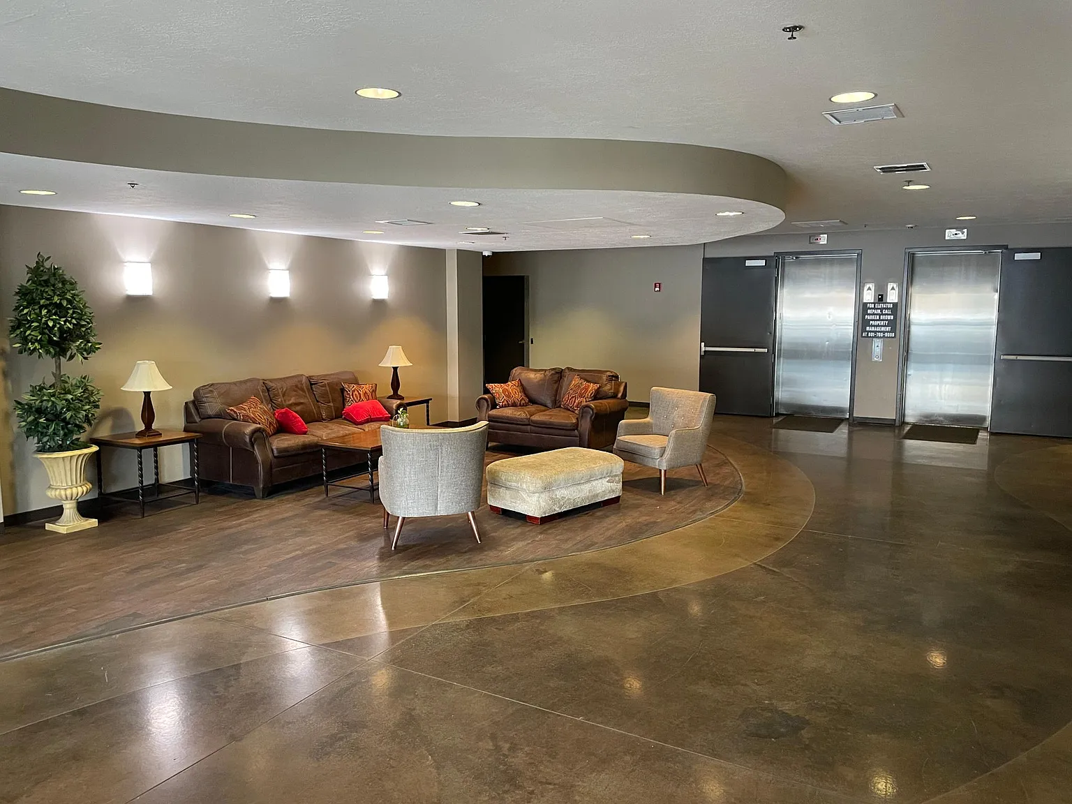 2 bed, 914 sqft, $1,600 — Photo 3