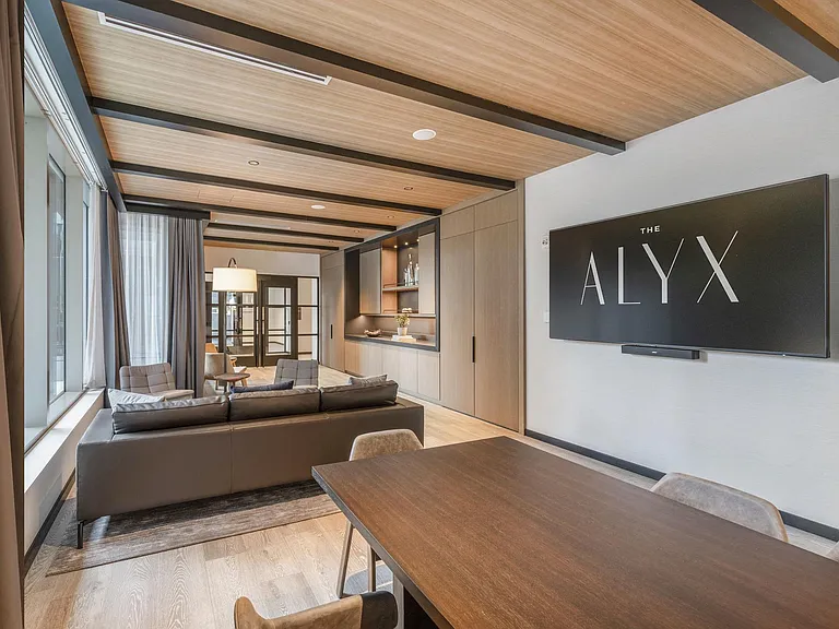 The Alyx — Photo 17