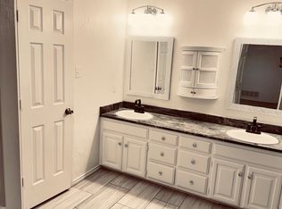 1004 Silverthorn Ct, Mesquite, TX 75150