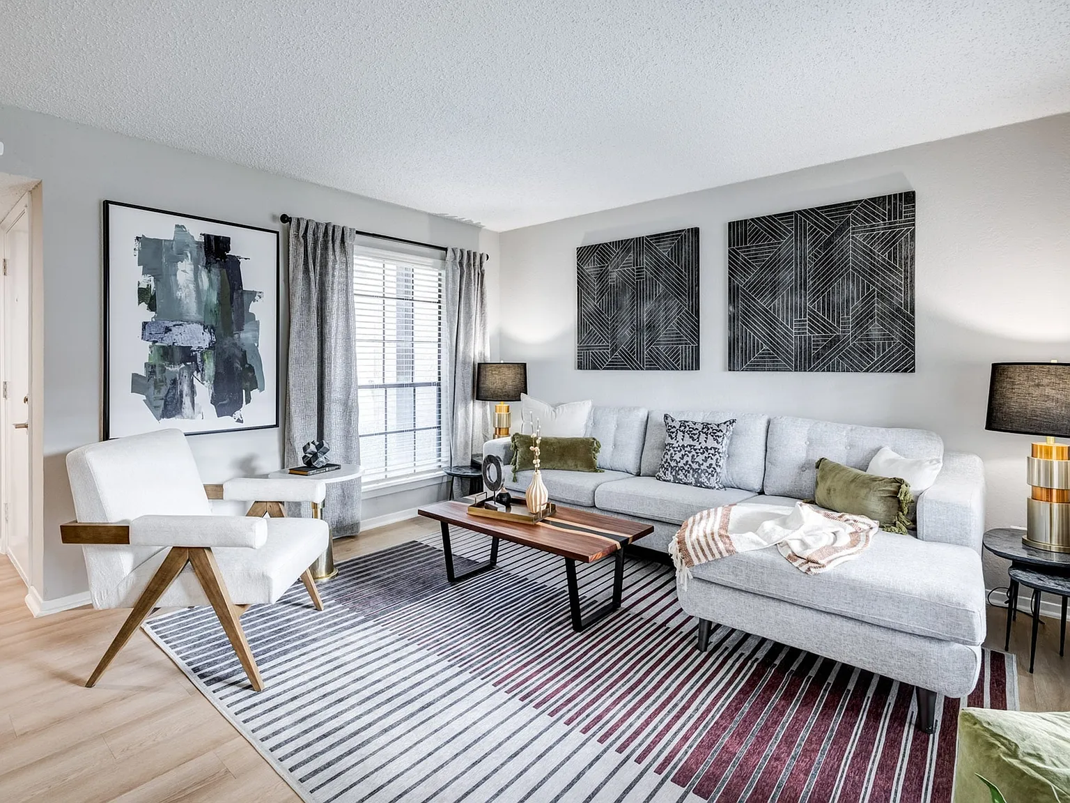 Fox Trails Apartments — Photo 1