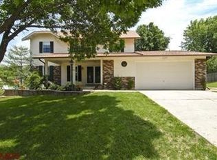 4 Oak Park Dr, Saint Peters, MO 63376
