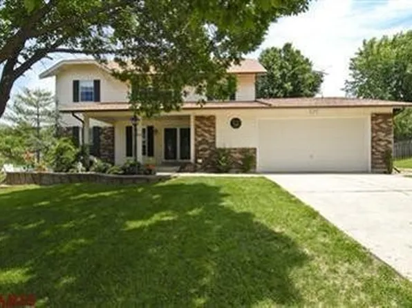 4 Oak Park Dr, Saint Peters, MO 63376