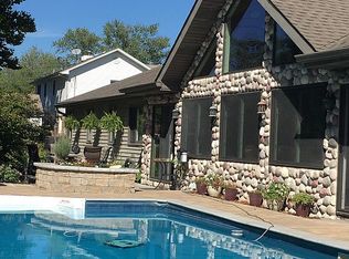 9200 S 85th Ave, Hickory Hills, IL